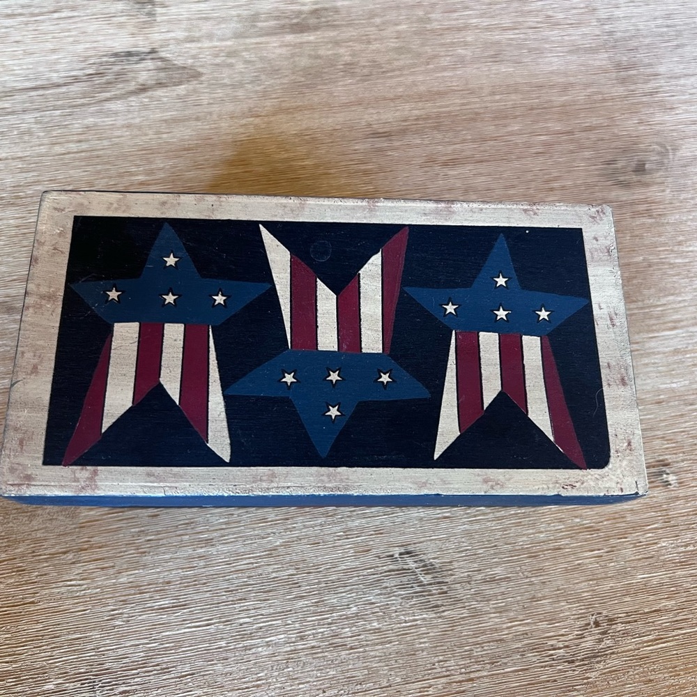 🇺🇸 American Flag Wooden Storage Box - Picture 2 of 4